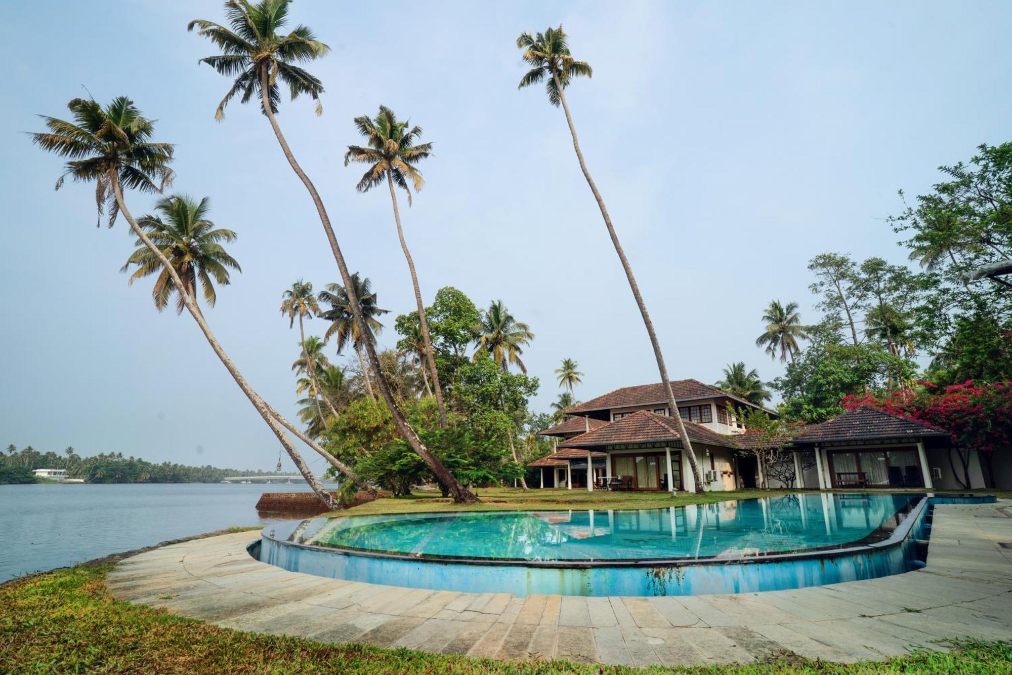 Cranganor History Cafe & Riverside Chateau North Paravur Bagian luar foto