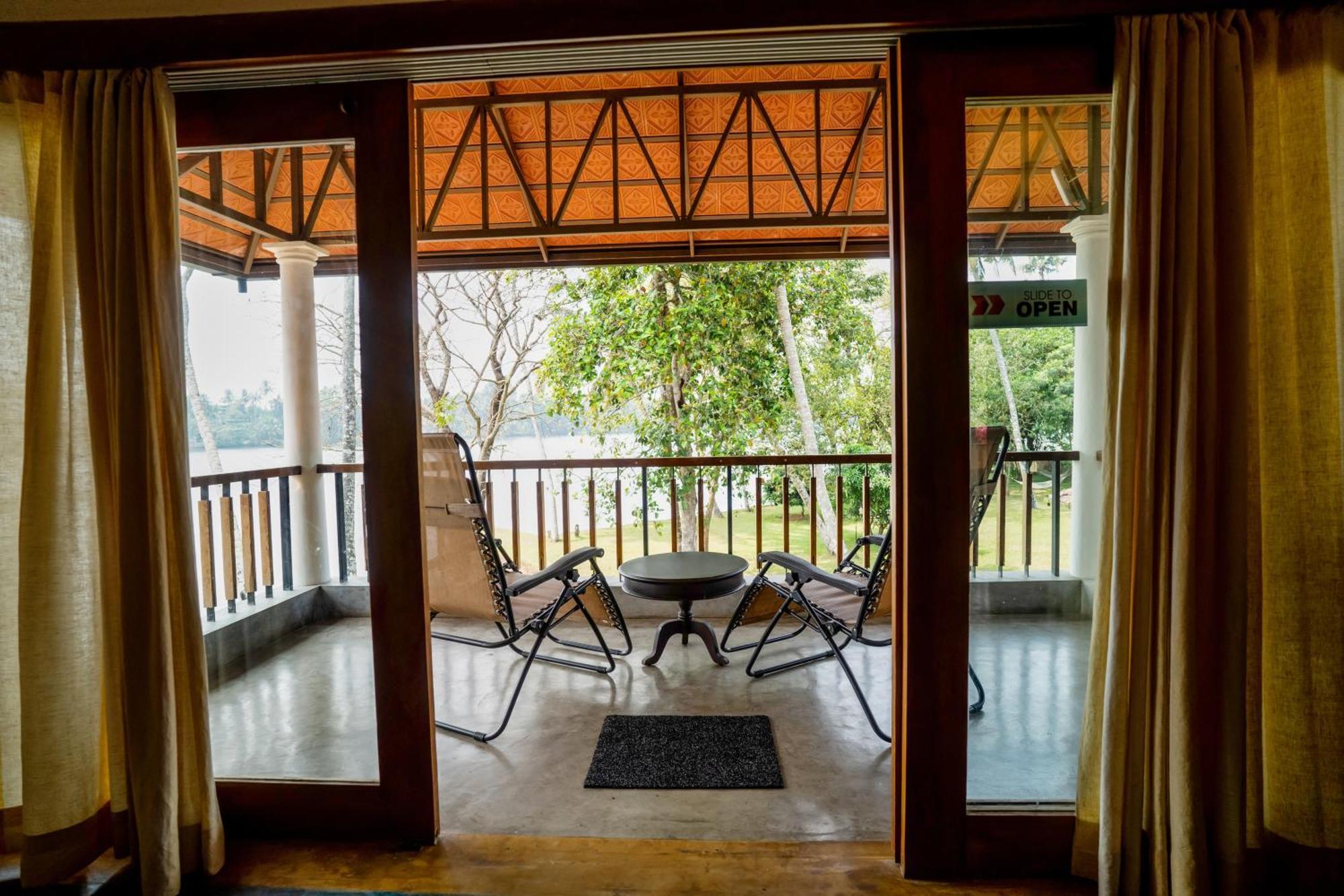 Cranganor History Cafe & Riverside Chateau North Paravur Bagian luar foto