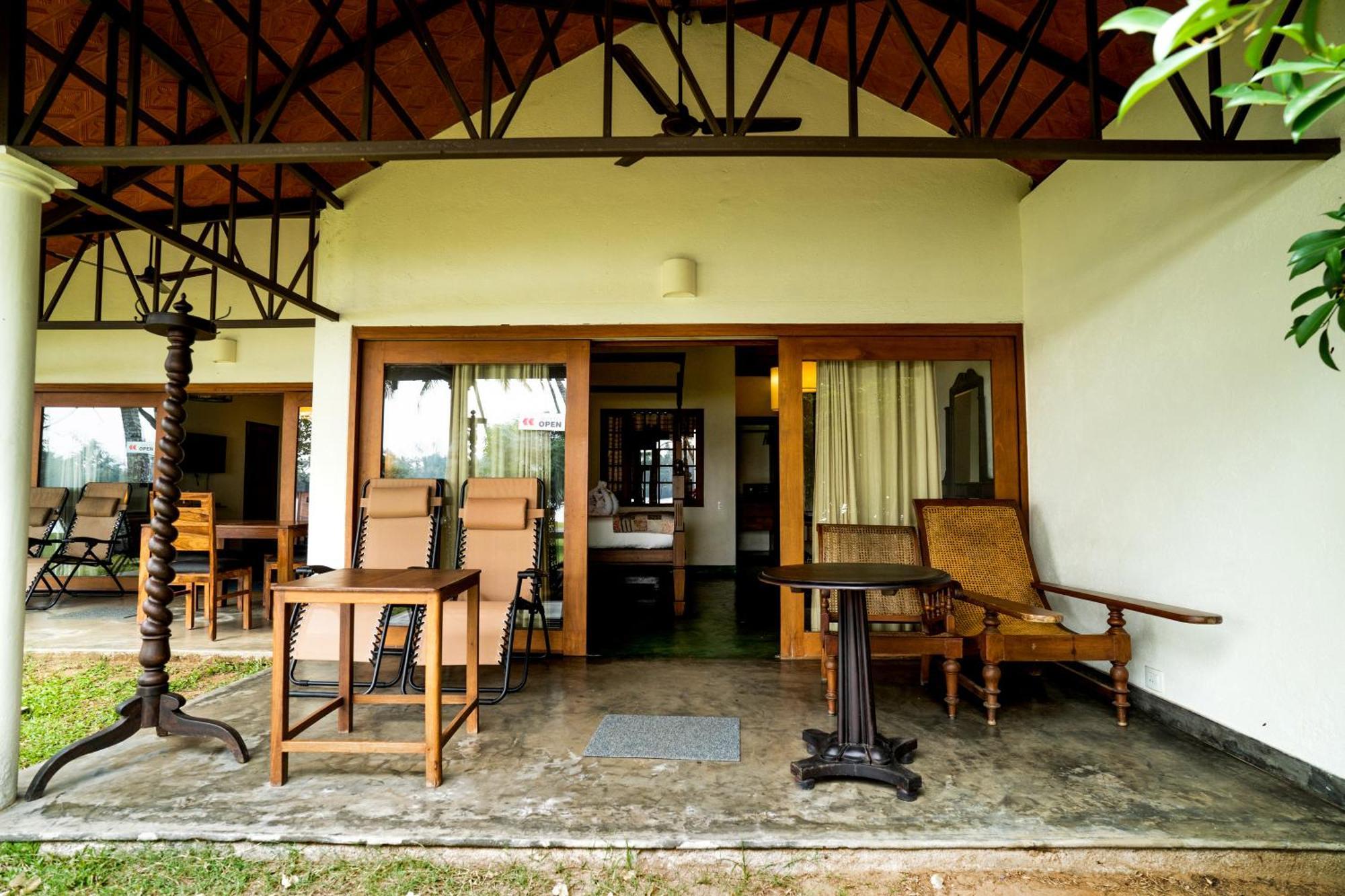 Cranganor History Cafe & Riverside Chateau North Paravur Bagian luar foto