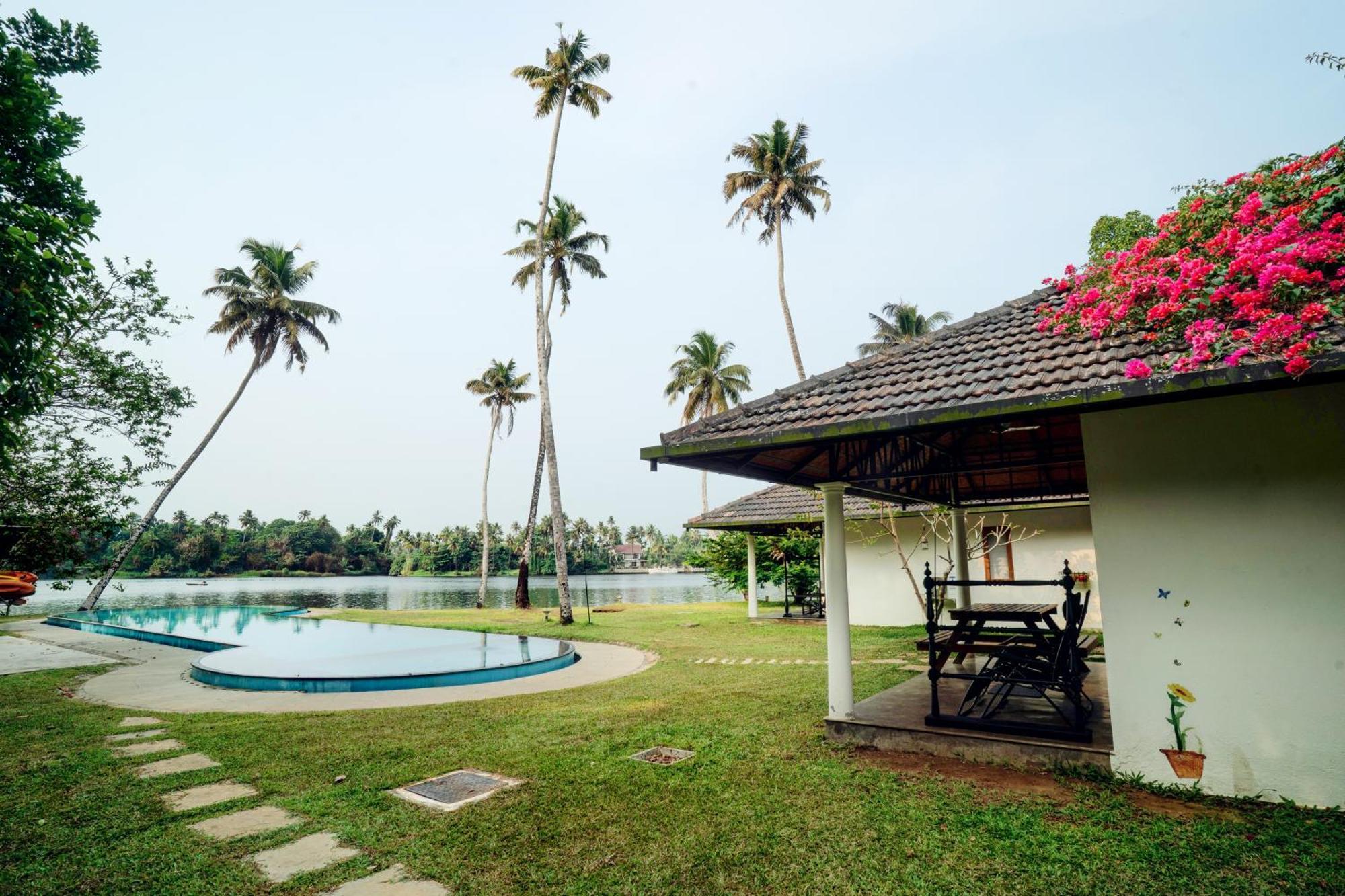 Cranganor History Cafe & Riverside Chateau North Paravur Bagian luar foto