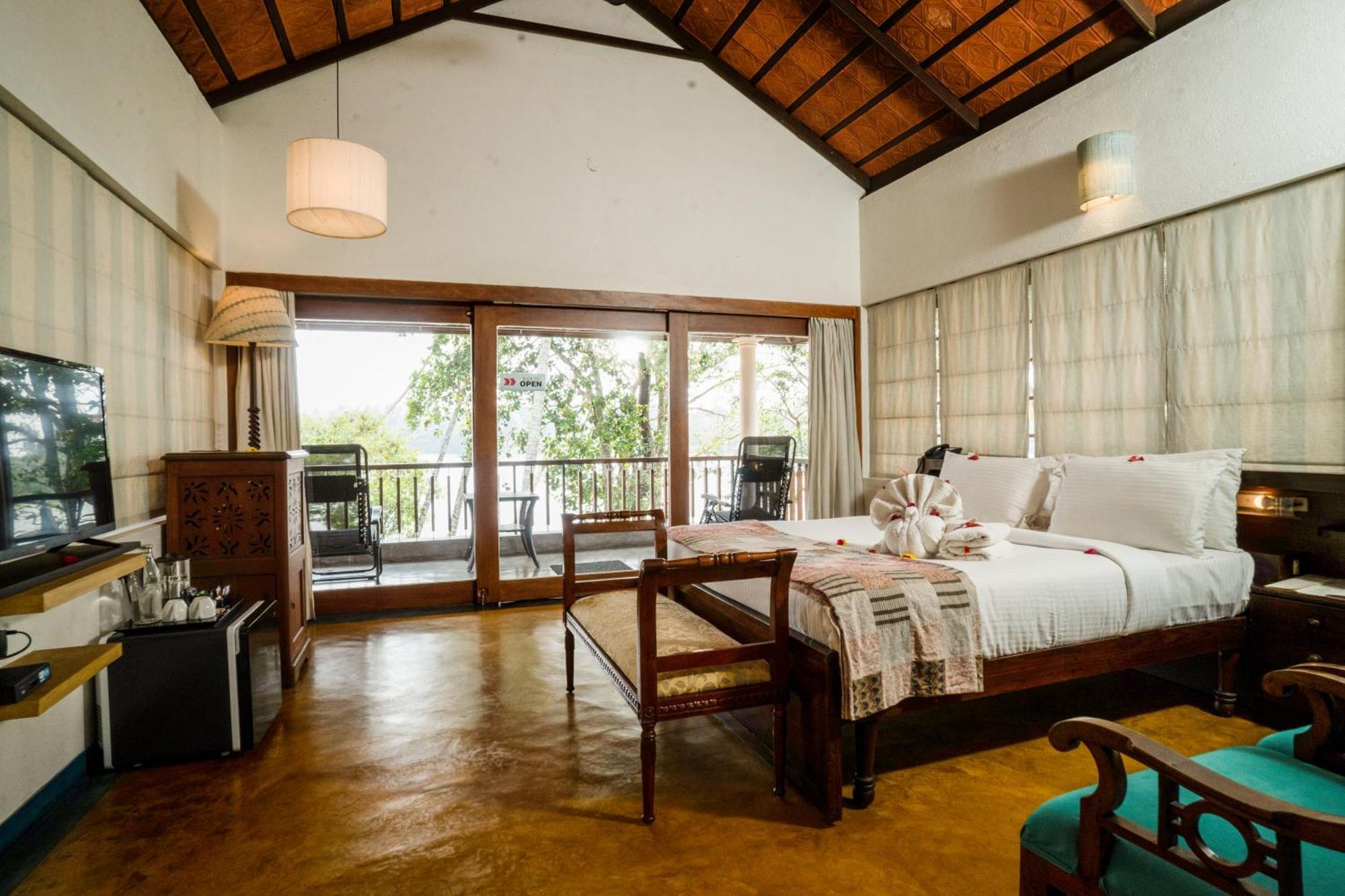 Cranganor History Cafe & Riverside Chateau North Paravur Bagian luar foto