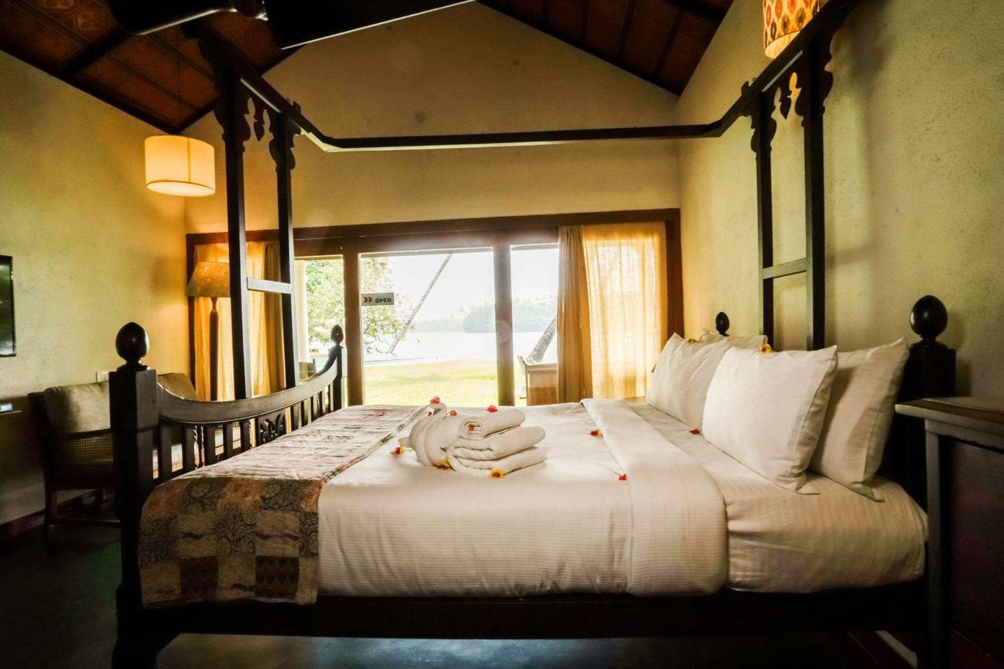 Cranganor History Cafe & Riverside Chateau North Paravur Bagian luar foto