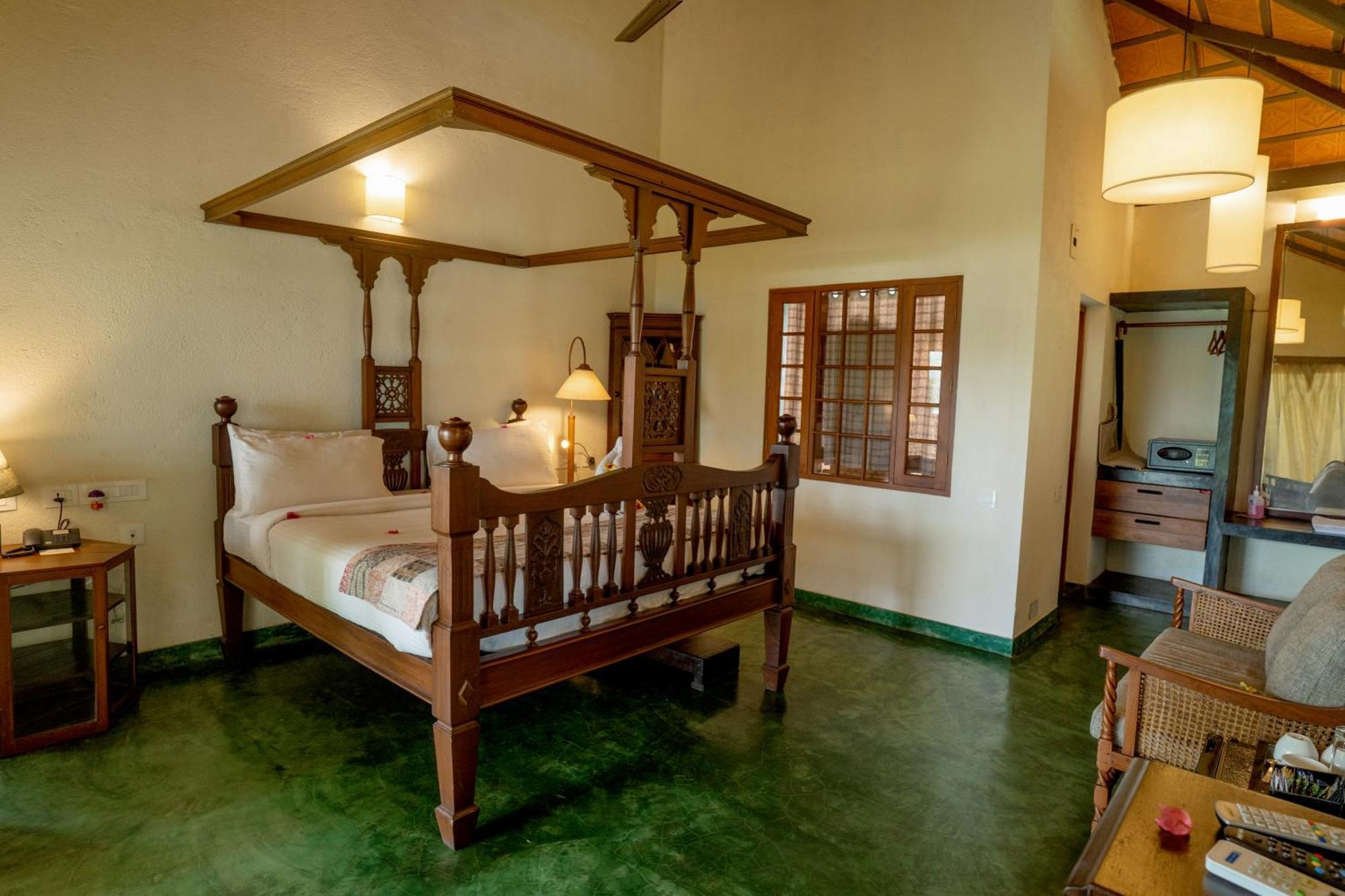 Cranganor History Cafe & Riverside Chateau North Paravur Bagian luar foto