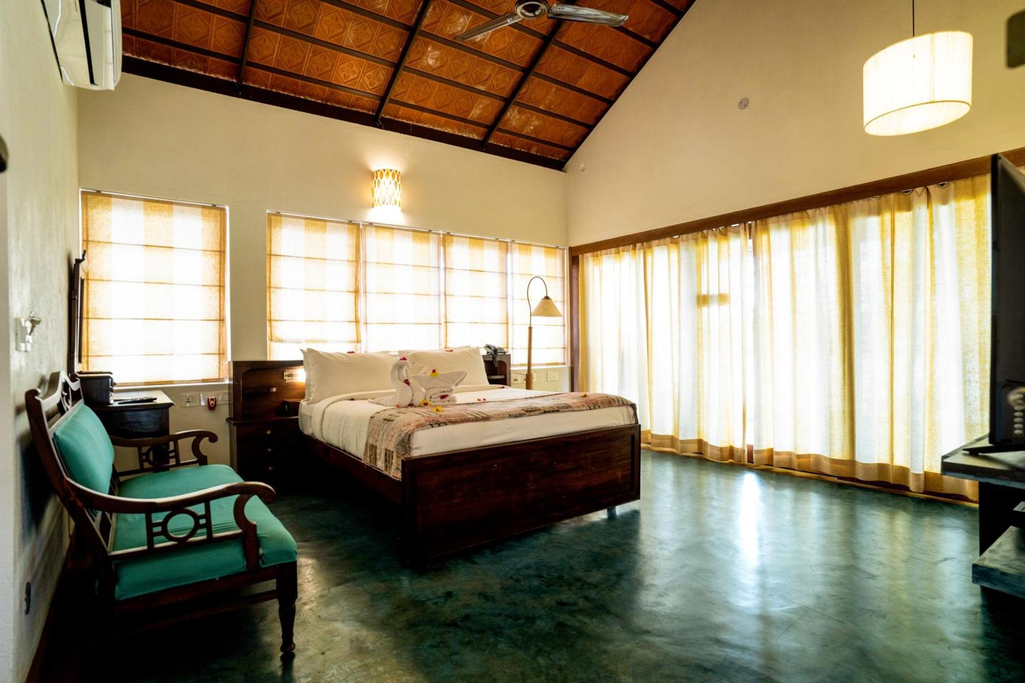 Cranganor History Cafe & Riverside Chateau North Paravur Bagian luar foto