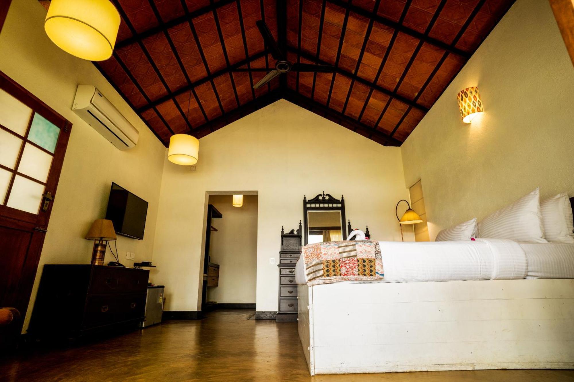 Cranganor History Cafe & Riverside Chateau North Paravur Bagian luar foto