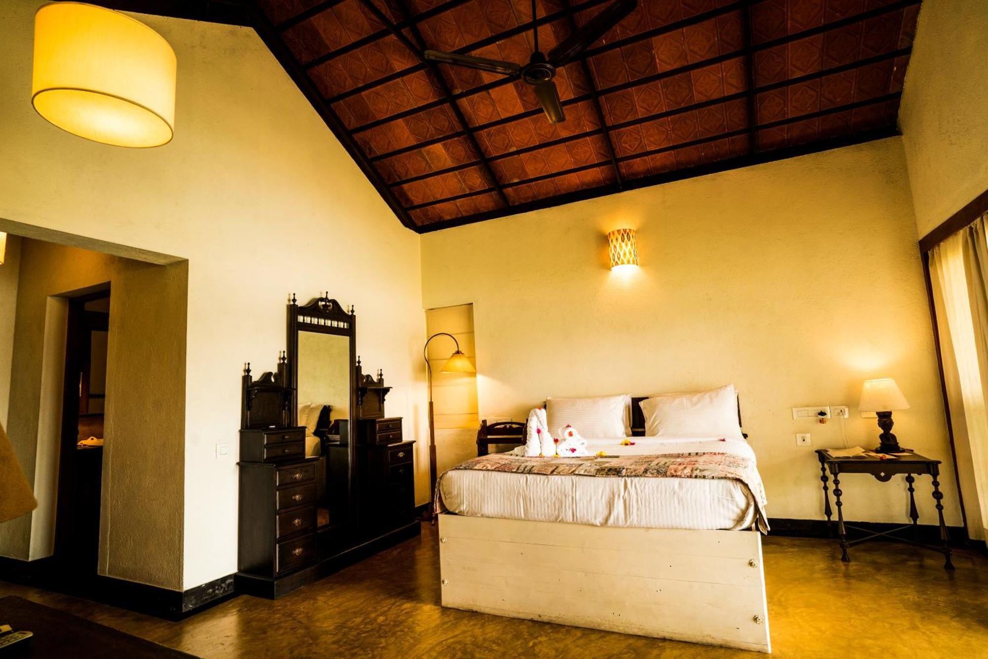 Cranganor History Cafe & Riverside Chateau North Paravur Bagian luar foto