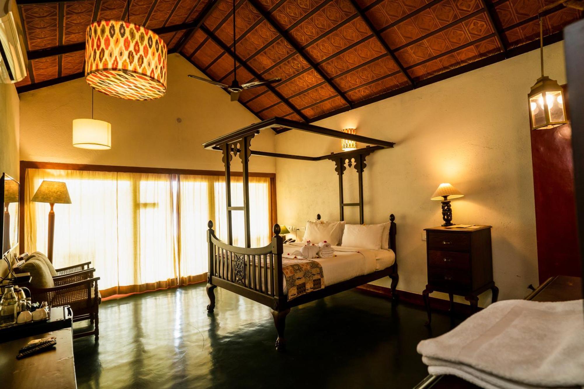 Cranganor History Cafe & Riverside Chateau North Paravur Bagian luar foto