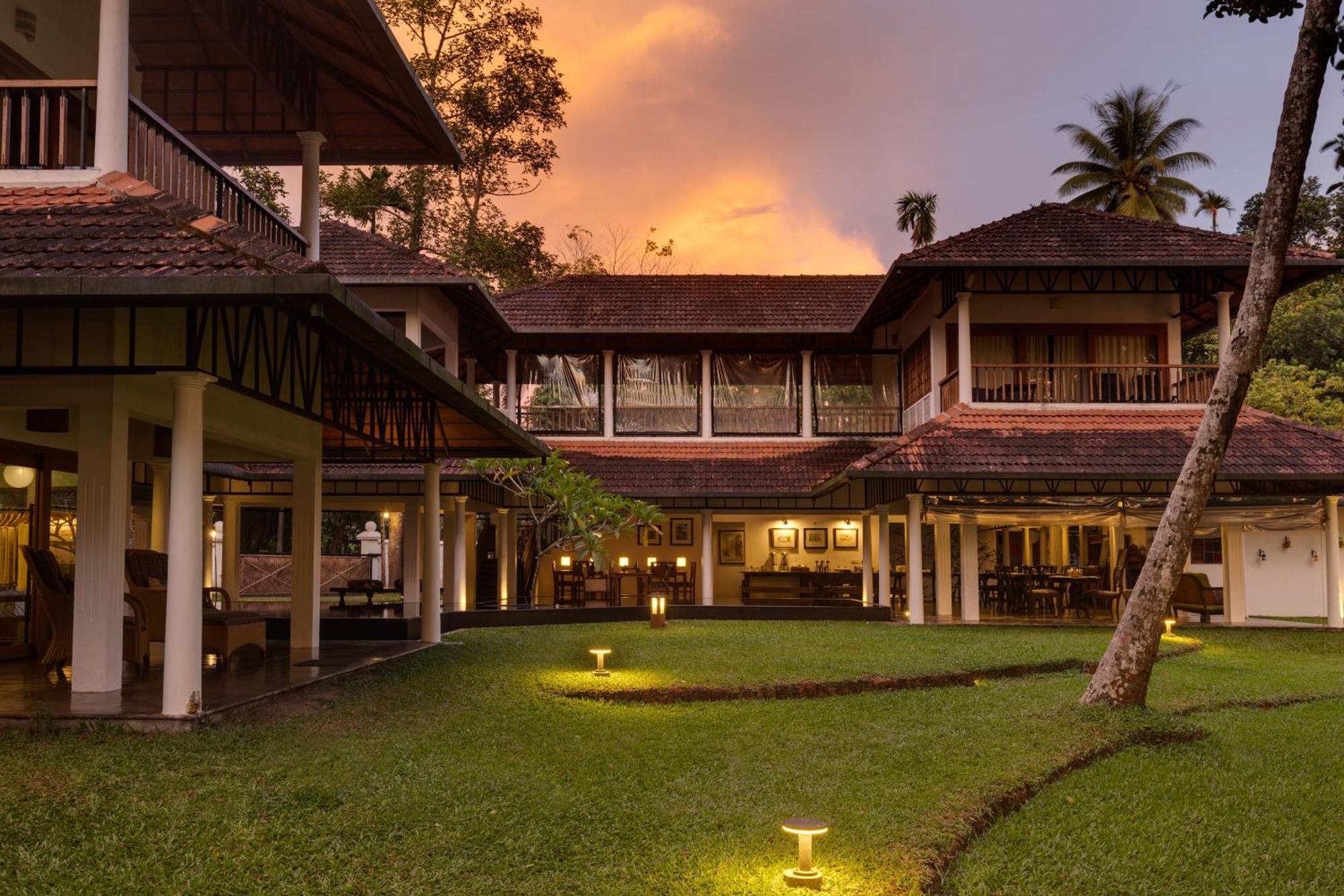 Cranganor History Cafe & Riverside Chateau North Paravur Bagian luar foto