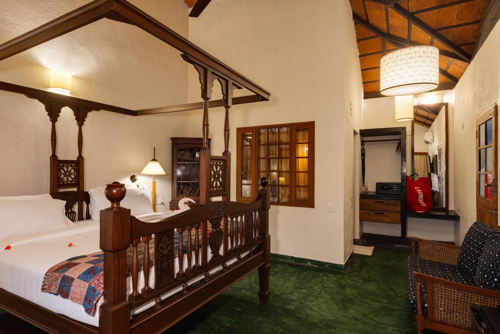 Cranganor History Cafe & Riverside Chateau North Paravur Bagian luar foto